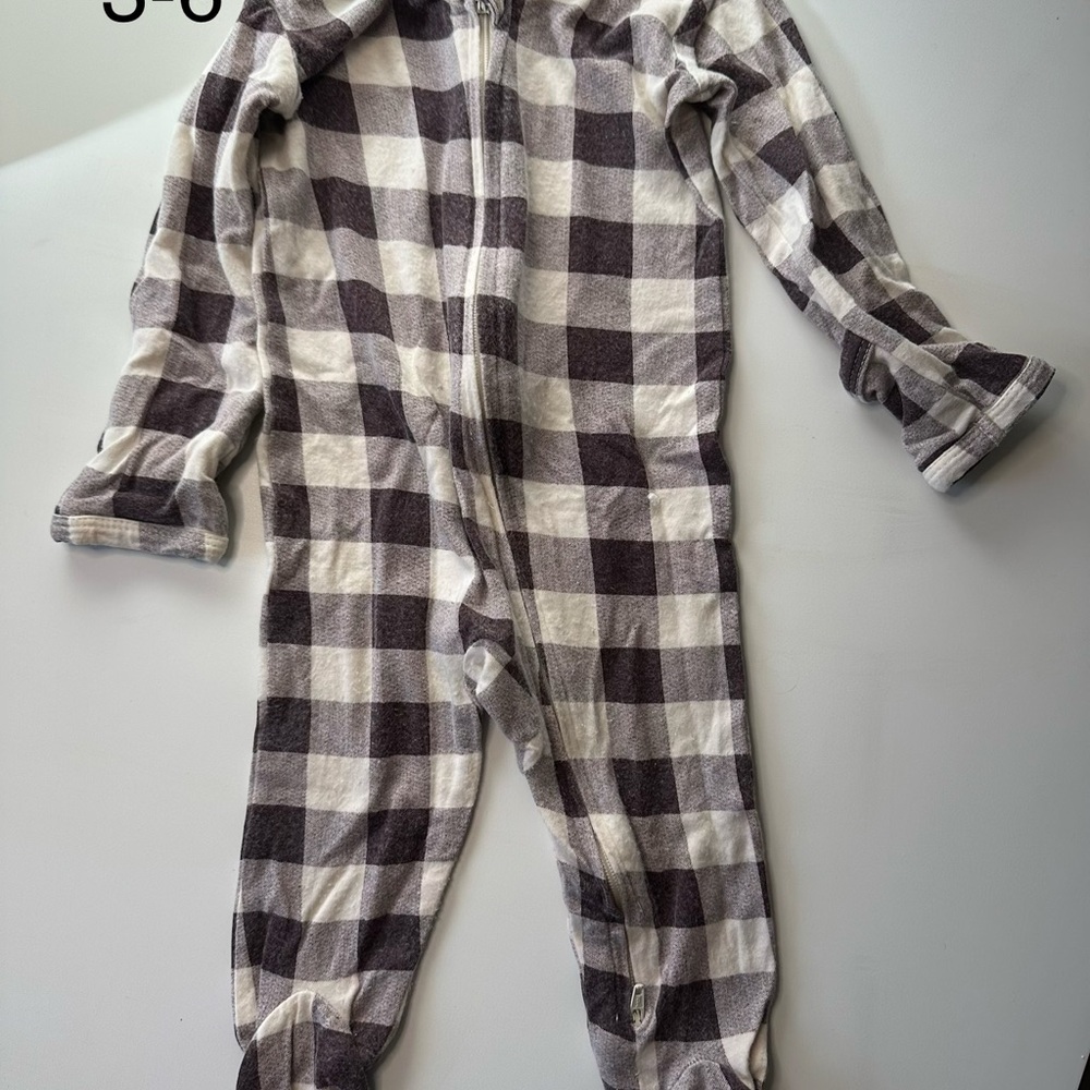 Kate Quinn maroon and cream footie